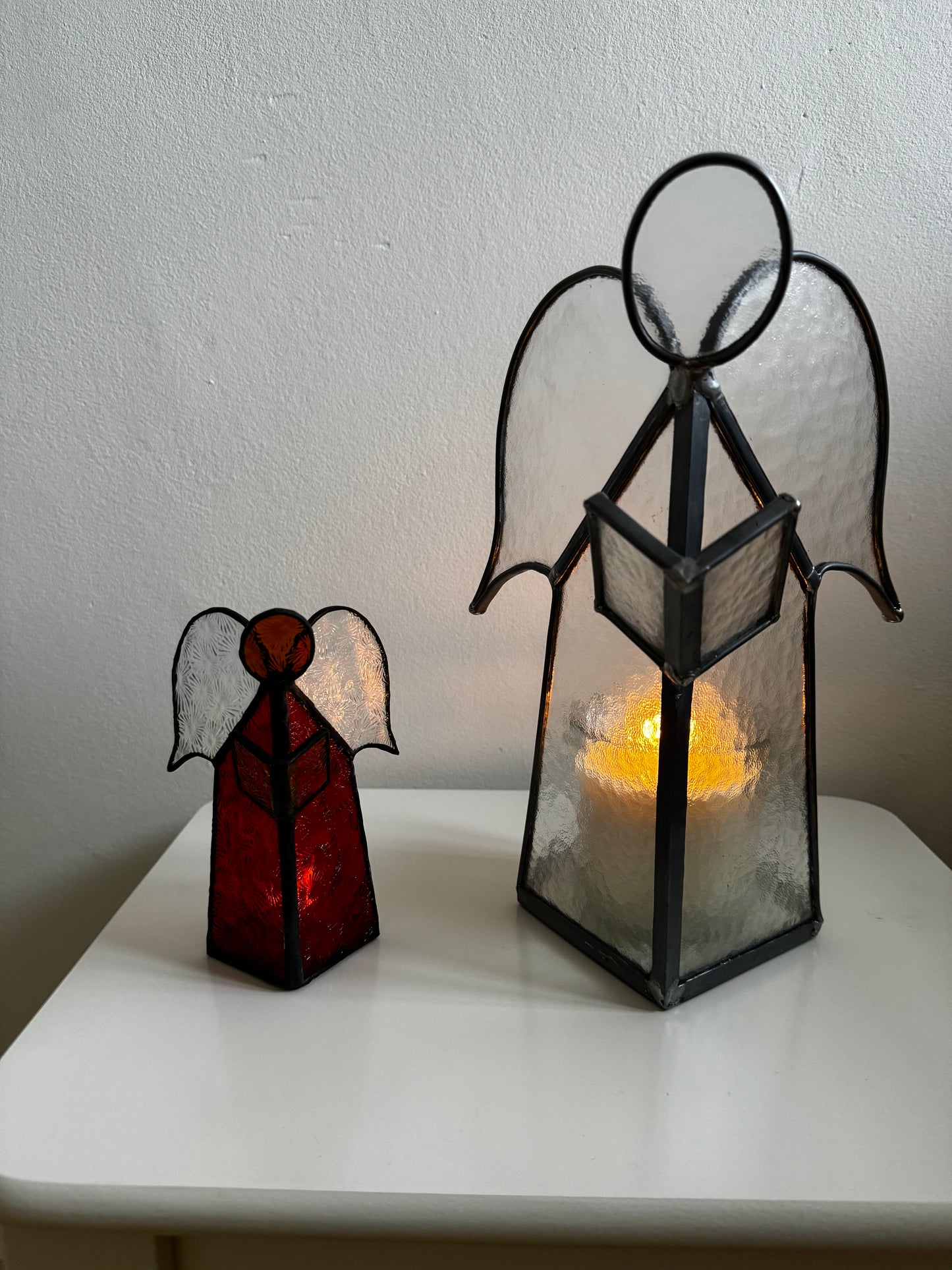 Wunderschöner Engel aus Buntglas – einzigartige größere Variante